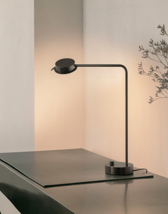 CHIPPERFIELD TABLE W102T