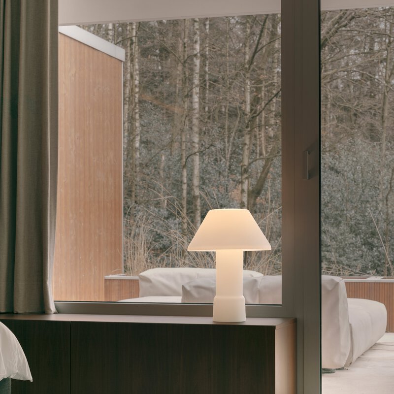 LAMPYRE TABLE W163T2