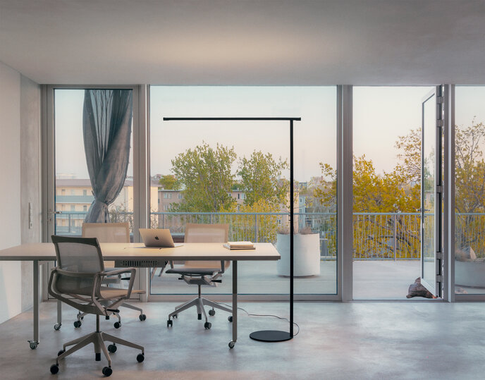 LINIER FLOOR W181F